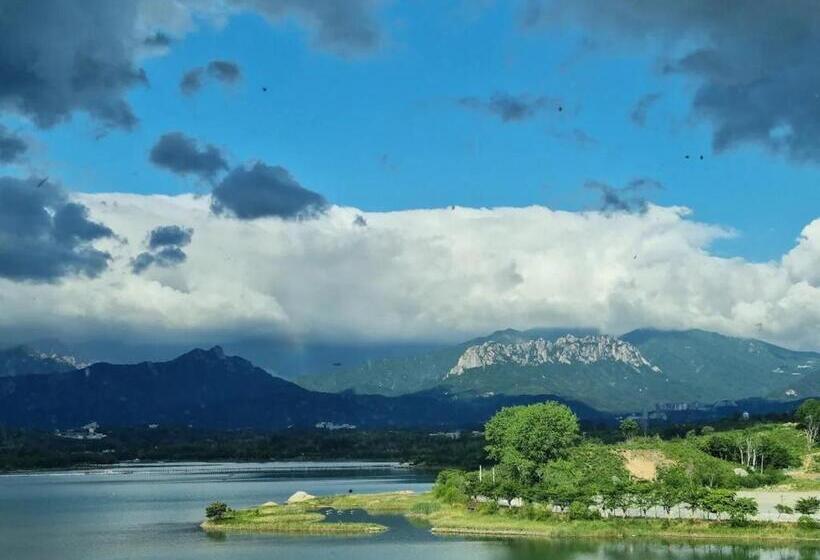 Номер Стандарт Вид на Озеро, Lakestone&hotel Sokcho