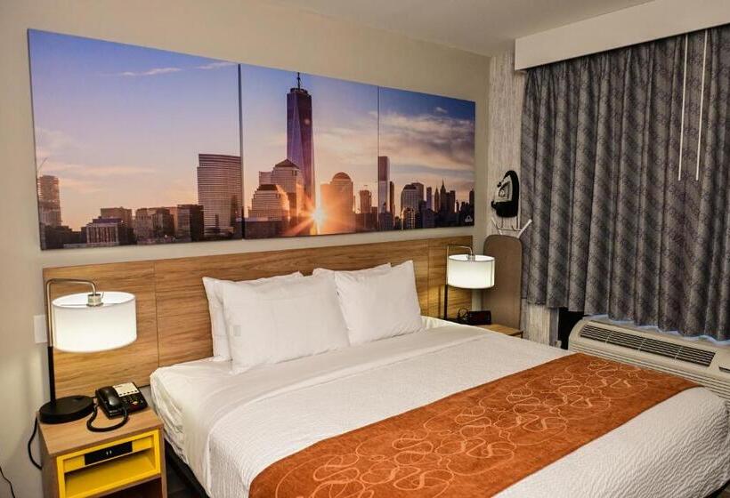 带大床的豪华间, Days Inn By Wyndham Bronx Nyc