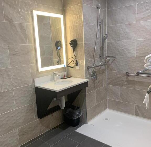 장애인을 위한 킹사이즈 침대 스탠다드 룸, Days Inn By Wyndham Bronx Nyc