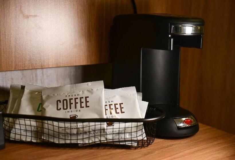 带大床的标准间, Days Inn By Wyndham Bronx Nyc