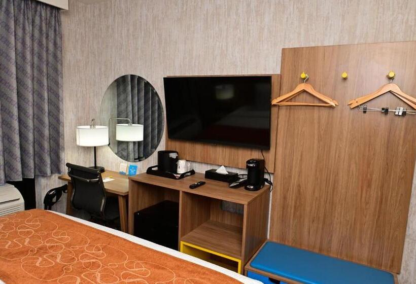 带大床的标准间, Days Inn By Wyndham Bronx Nyc