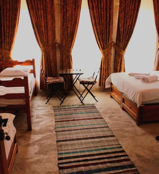 스위트 킹사이즈 침대, Mons Masius Boutique Hotel Teras