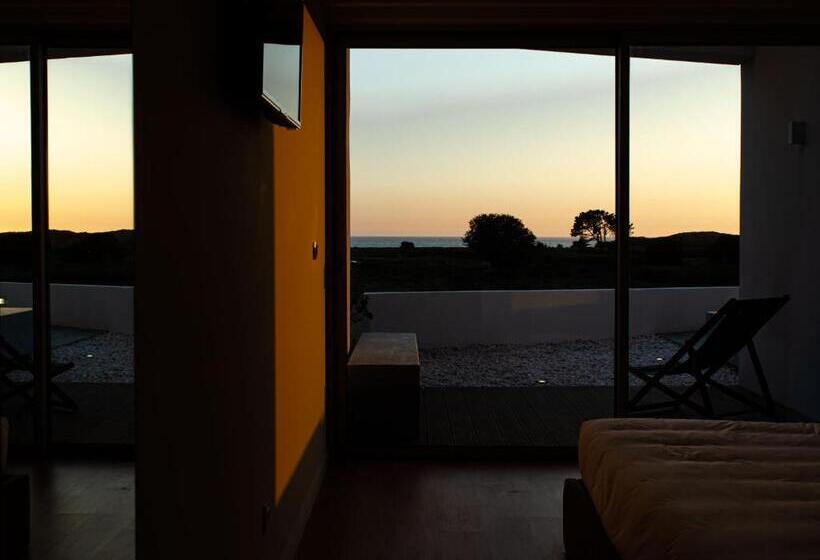 חדר דלוקס עם מרפסת נוף לים, Marinhas Bed & Breakfast
