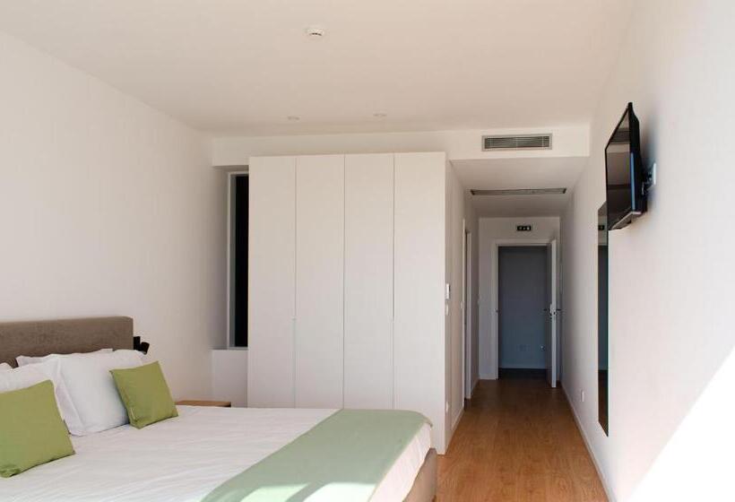 חדר דלוקס עם מרפסת נוף לים, Marinhas Bed & Breakfast