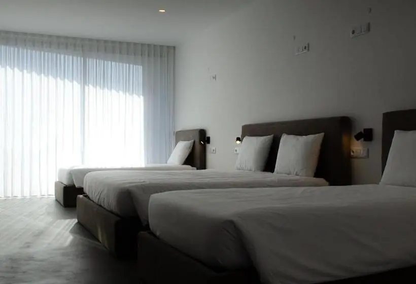 ルームシェアのワンベッド, Marinhas Bed & Breakfast