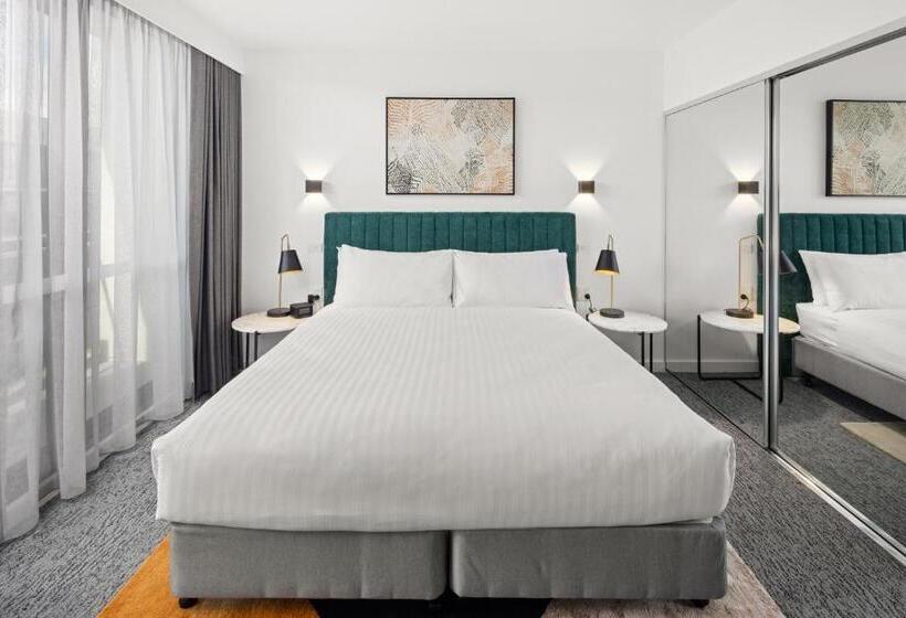 סטודיו דלוקס, The Sebel Canberra Campbell