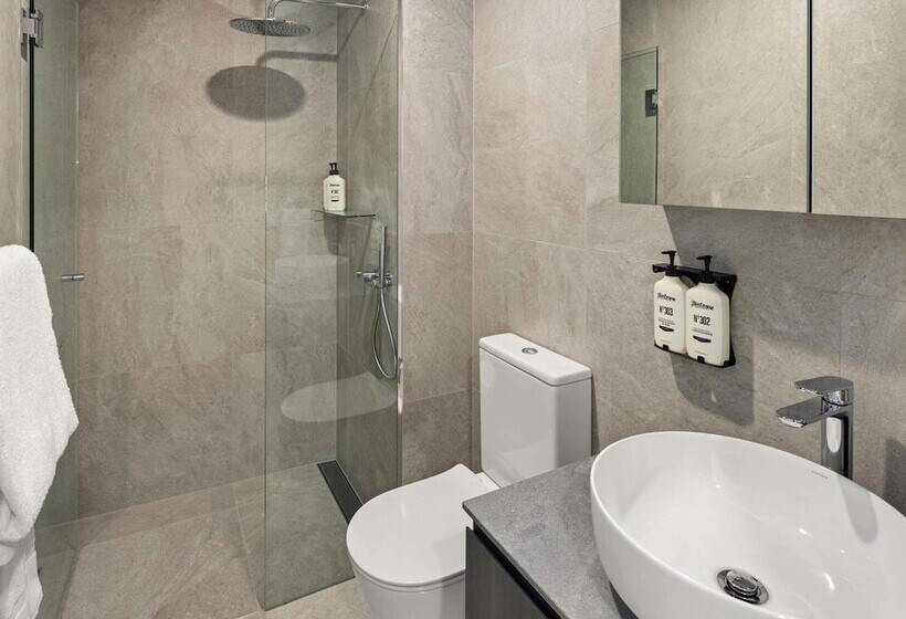 סטודיו דלוקס, The Sebel Canberra Campbell