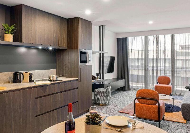 סטודיו דלוקס, The Sebel Canberra Campbell