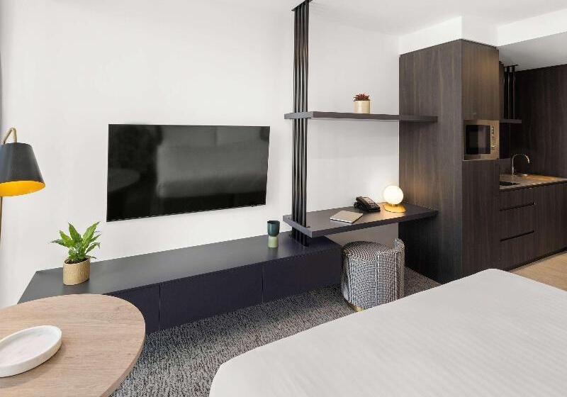 סטודיו דלוקס, The Sebel Canberra Campbell