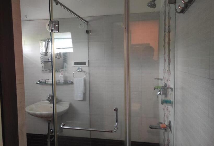 استودیوی لوکس, Changs Resort