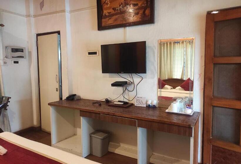 استودیوی لوکس, Changs Resort