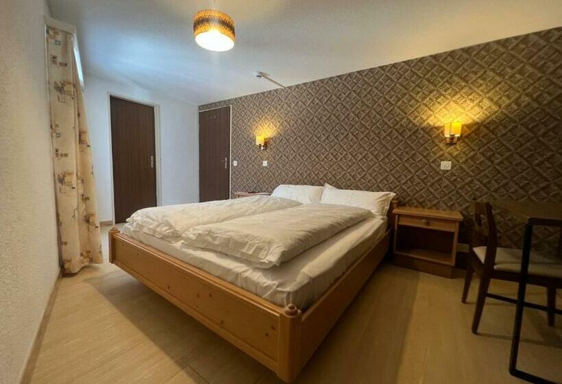 חדר סטנדרט, Gemmi