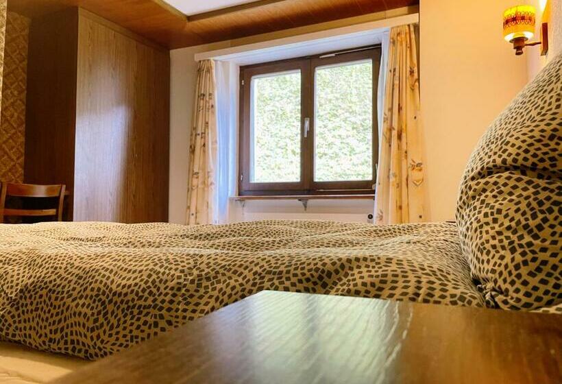 스탠다드 룸, Gemmi