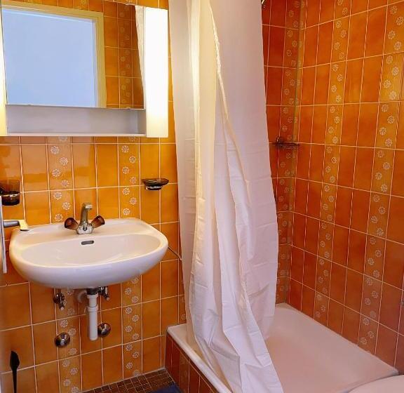 חדר סטנדרט יחיד, Gemmi