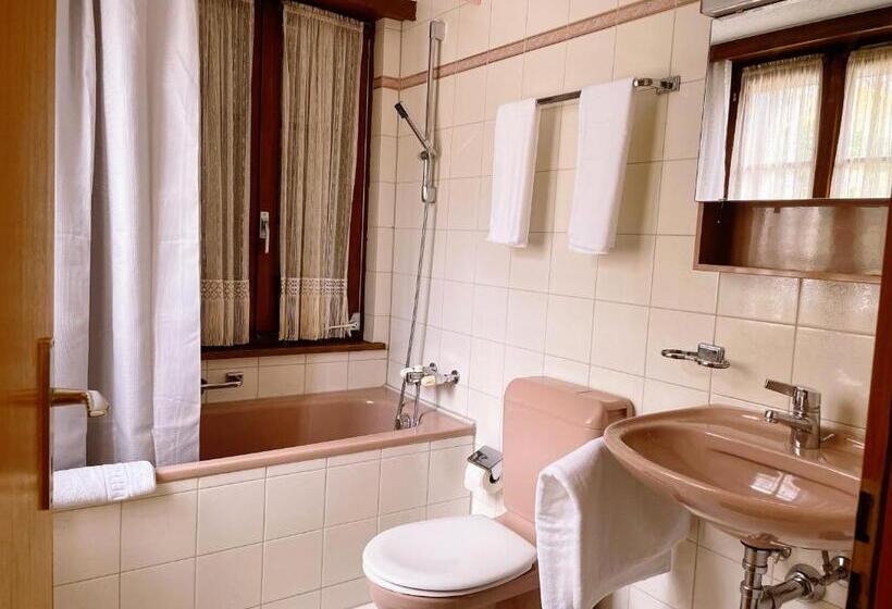 חדר סטנדרט, Gemmi