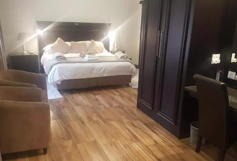 اتاق لوکس, Cornerstone Guest Lodge