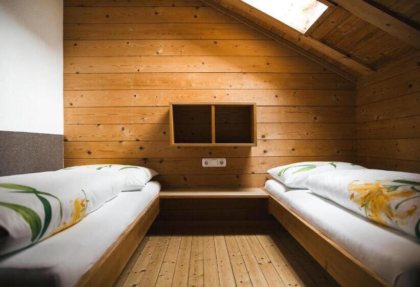 آپارتمان 3 خوابه, Nigschhof