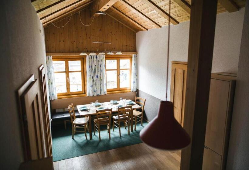 آپارتمان 3 خوابه, Nigschhof