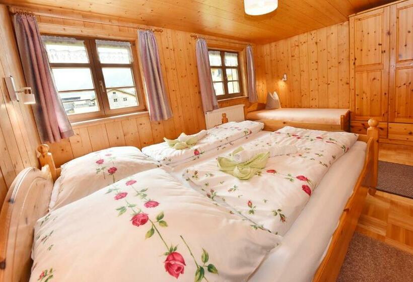 شقة غرفة واحدة, Hof Erath