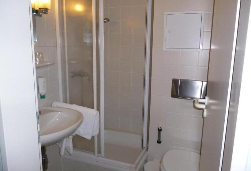 标准三人间, Brandenburg