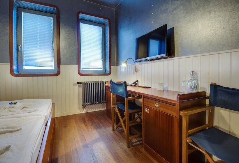 غرفة قياسية, Dömitzer Hafen