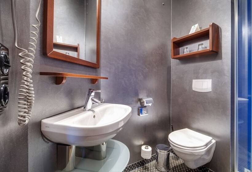 غرفة قياسية, Dömitzer Hafen