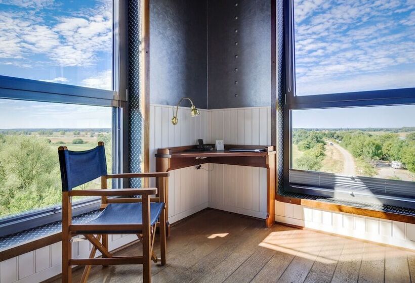 جناح جونيور, Dömitzer Hafen