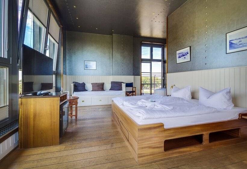 جناح جونيور, Dömitzer Hafen