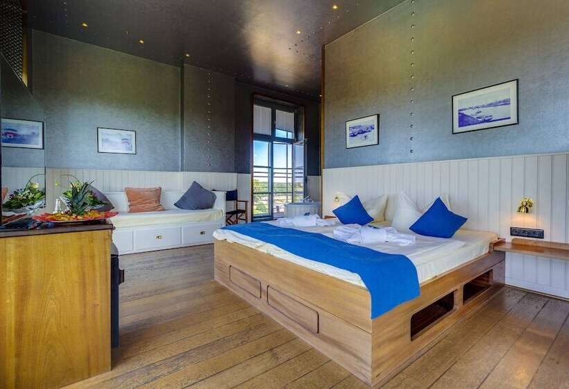 جناح جونيور, Dömitzer Hafen