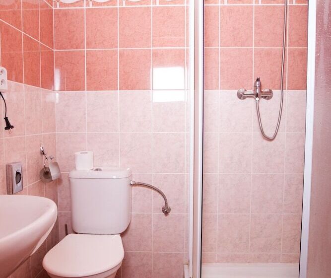 اتاق استاندارد, Marieluisa