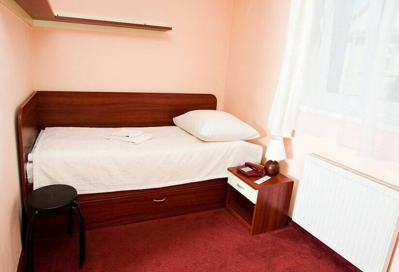 اتاق استاندارد یک نفره, Marieluisa