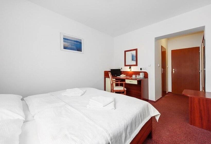 اتاق استاندارد سه نفره, Marieluisa