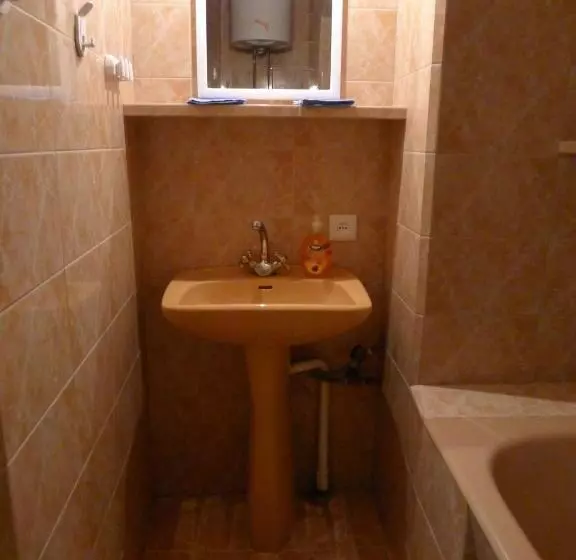 اتاق استاندارد, Meidani Guest House