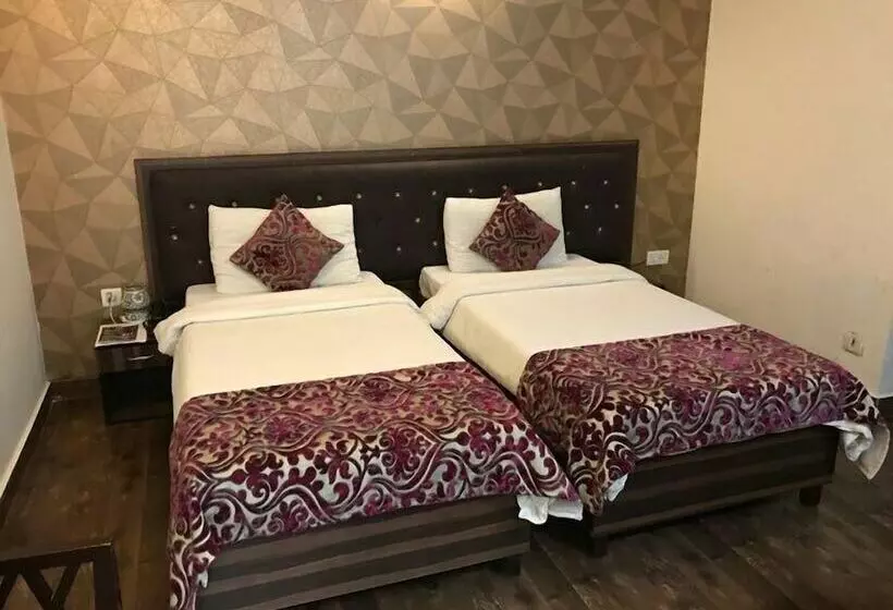 اتاق استاندارد, Pals Inn