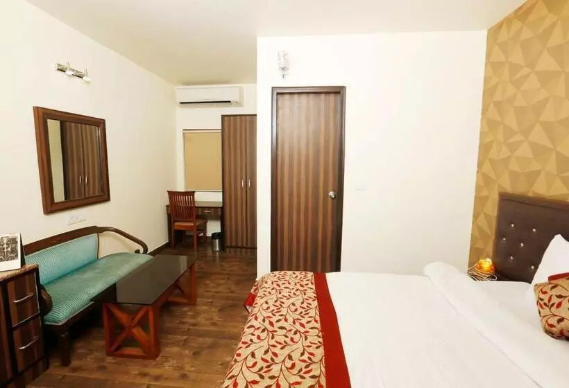 اتاق اجرایی, Pals Inn