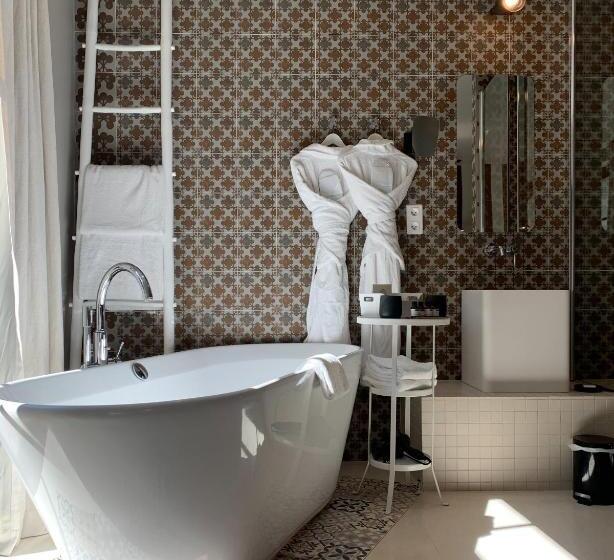 חדר סופריור עם ג'קוזי, Pont Levis  Franck Putelat