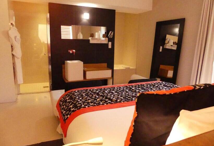 סוויטת ג'וניור עם מסג'ר מים, Pont Levis  Franck Putelat