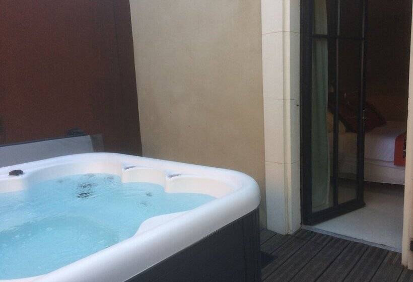 סוויטת ג'וניור עם מסג'ר מים, Pont Levis  Franck Putelat