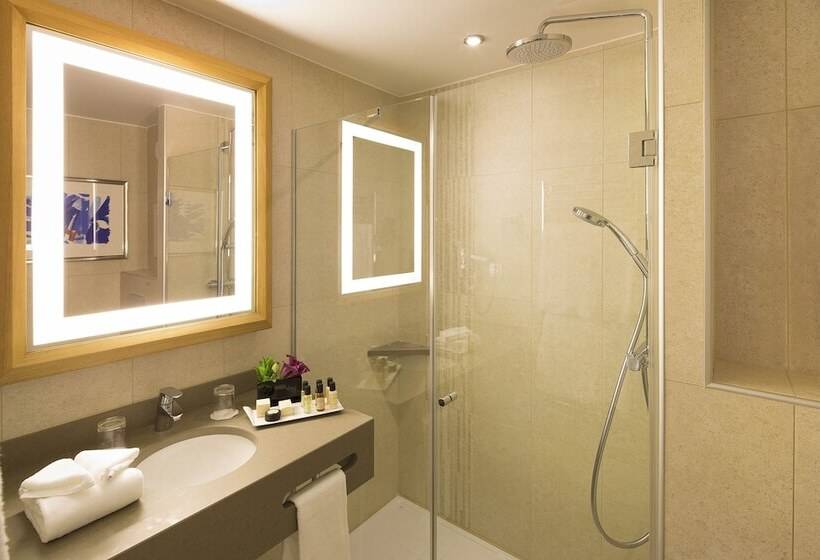 コンフォートルーム, Hôtel Le Relais Des Halles