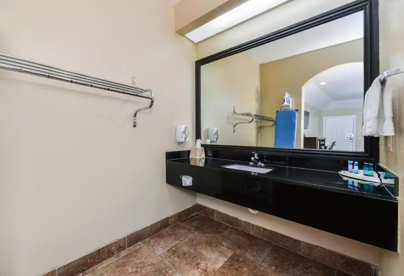 Standard-huone King-vuode, Scottish Inn And Suites Highway Six South