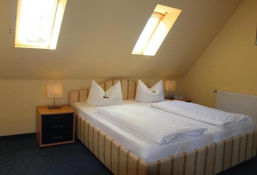 דירת חדר נוף לגינה, & Restaurant Seebrücke