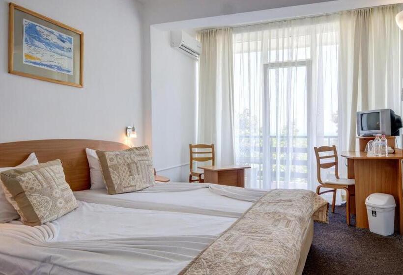 Номер Стандарт, Kini Park Hotel All Inclusive & Free Parking