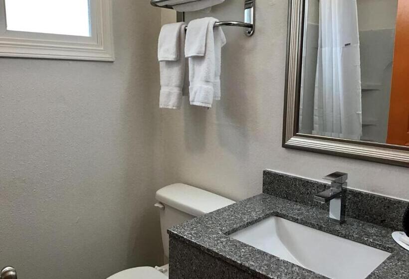 غرفة قياسية سرير كينج, Howard Johnson By Wyndham Spokane