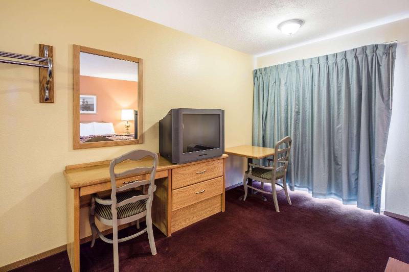 غرفة قياسية سرير كينج, Howard Johnson By Wyndham Spokane