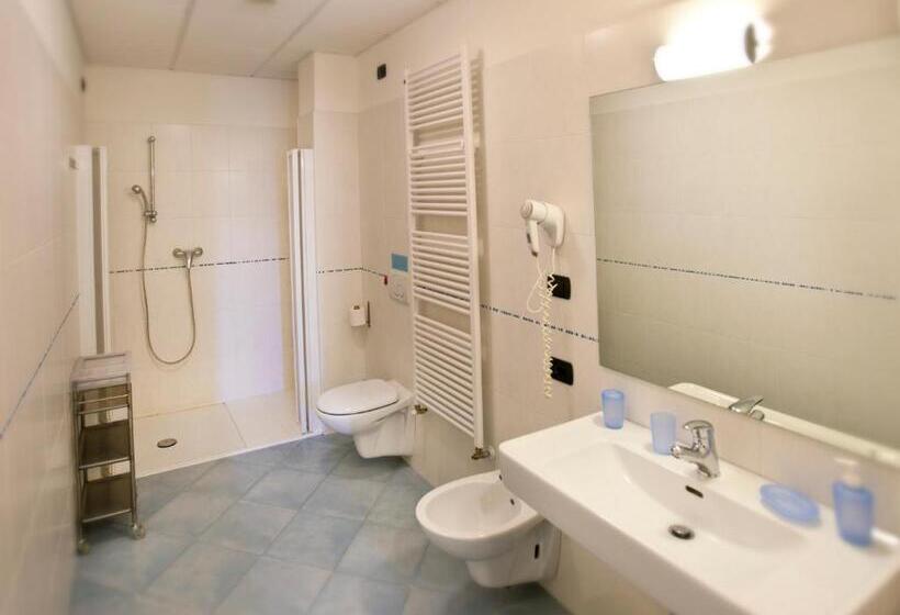 2 Bedrooms Apartment Lake View, Residence Goethe