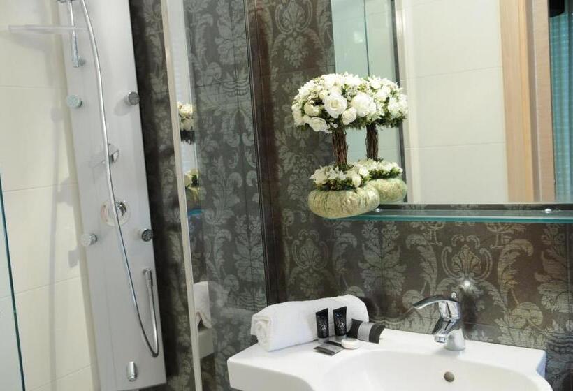 اتاق لوکس, Villa Paola