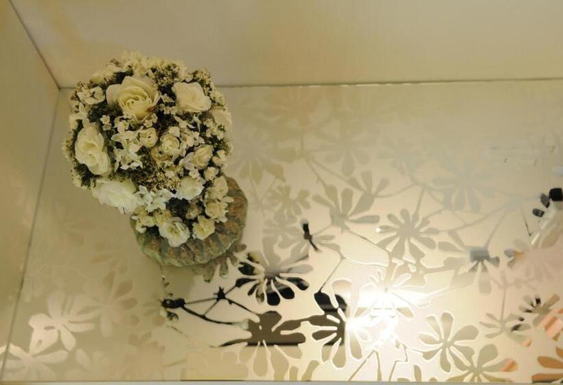 اتاق لوکس, Villa Paola