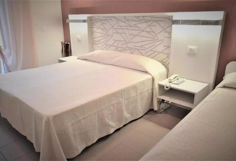 اتاق راحتی سه تخته, Villa Paola