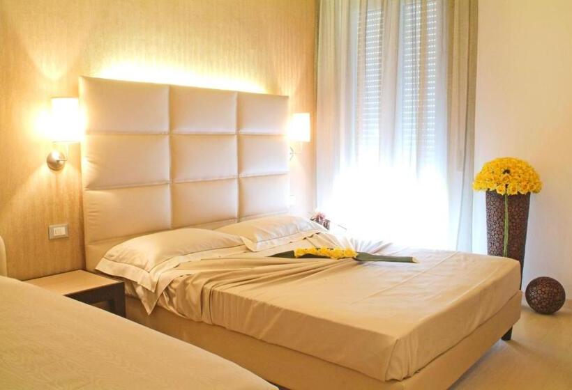 اتاق سه نفره دلوکس با چشمانداز دریا, Villa Paola