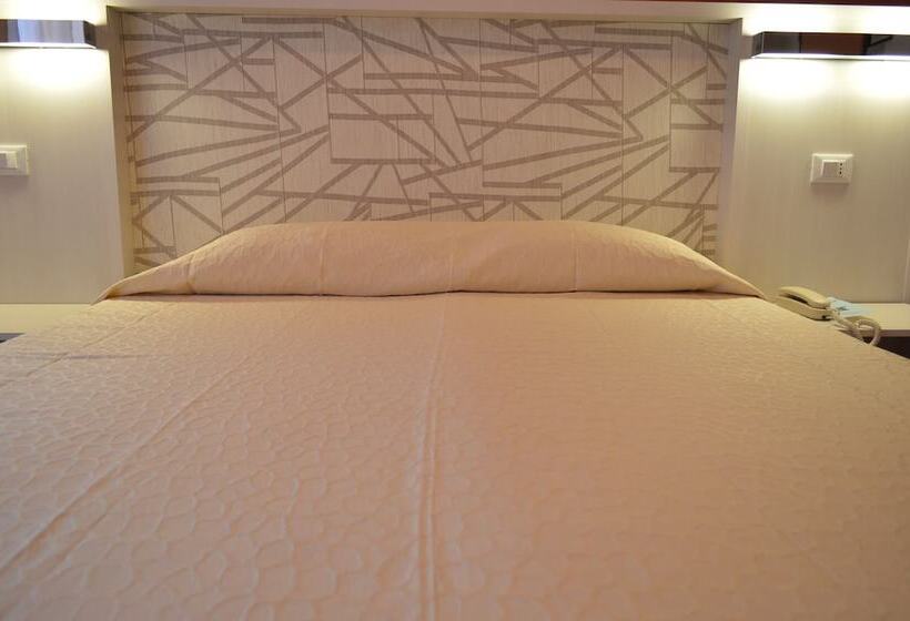 اتاق راحتی سه تخته, Villa Paola